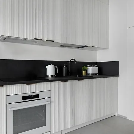 Stylish In The Center With Air Conditioning And Parking By Renters Апартаменты