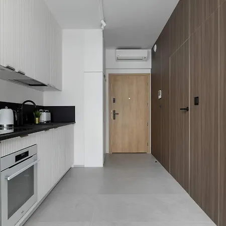Апартаменты Stylish In The Center With Air Conditioning And Parking By Renters Катовице